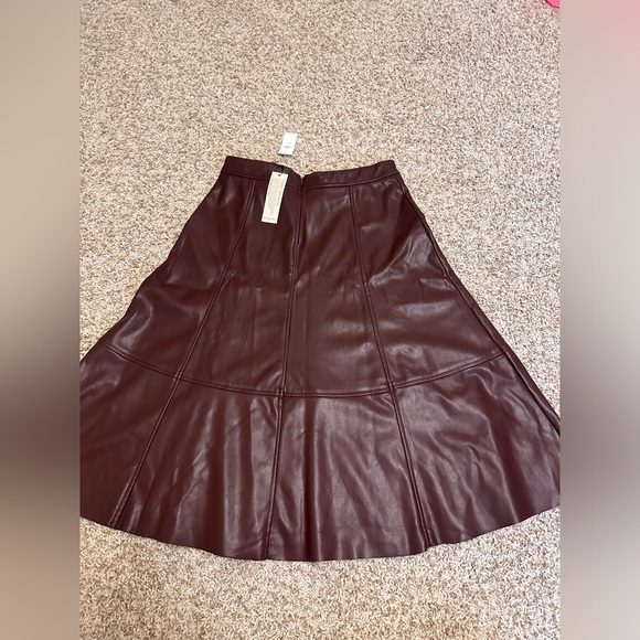***sold on MP****Banana Republic vegan leather skirt NWT - Picture 3 of 3